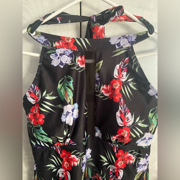 SHEIN Plus One piece Swimsuit (3XL) - Picture 2 of 5